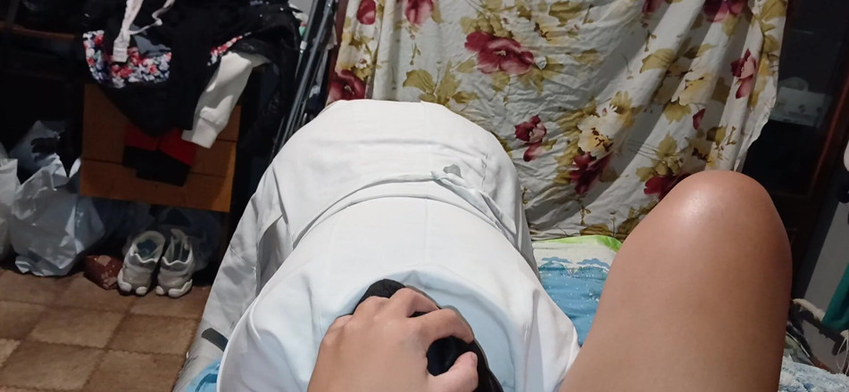 Lesbian-illusion: Tiga jururawat berkongkek kotor di bilik rehat hospital