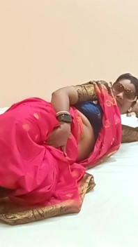 Caliente Kerala linda mujer casada Kavya mamada de garganta profunda y sexo duro en coño apretado con personal de oficina en casa