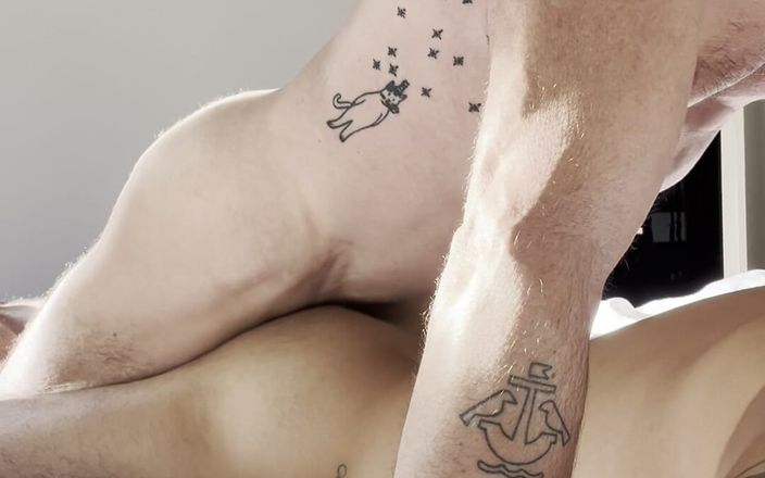 Dilf_X_Berg_XL: रूसी डैडी तुर्की लड़के को चोदते हैं
