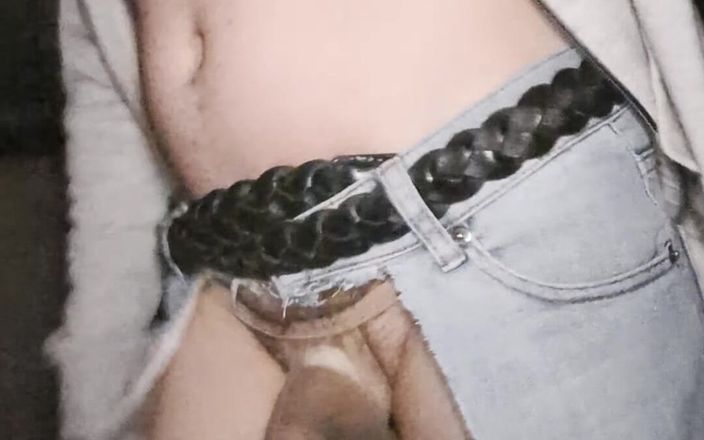 kinkygaynudist: Berani Jalan di Thong!