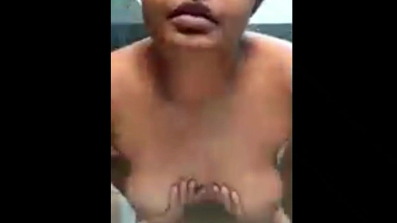 Miya White: Anne White musterbation met haar jongen in India