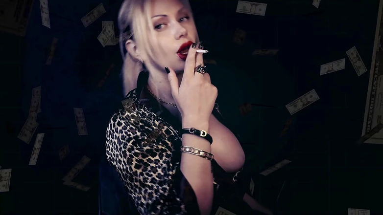 Goddess Misha Goldy: Курение завораживает и сливает бумажник