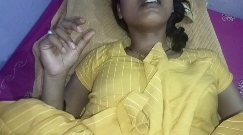 YOURAMRITA04: Сільську дівчину вергін жорстко відтрахав хлопець, чистий звук на хінді