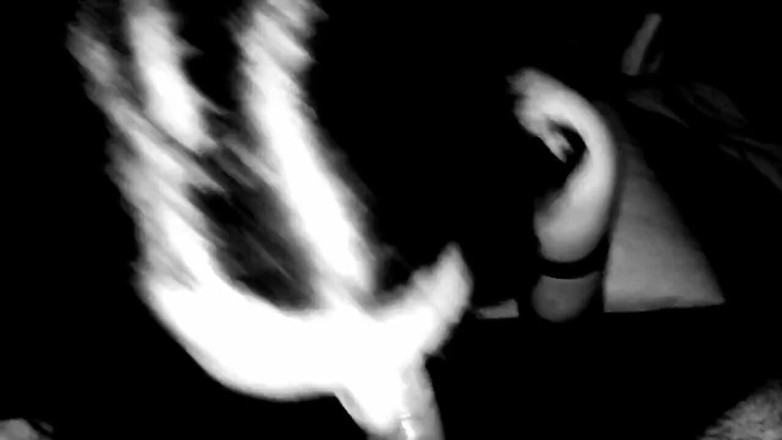 Stoyca: Stoyca in einem retro-style clip, schwarz-weiß-job