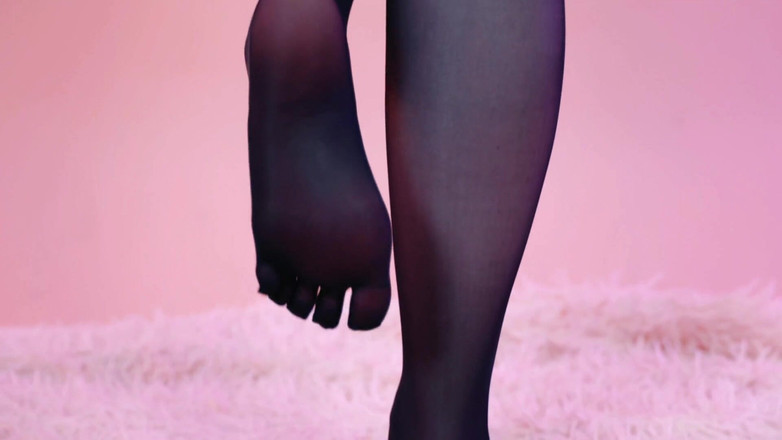 Arya Grander: PVC fetiš a nylon foot fetiš sexy video