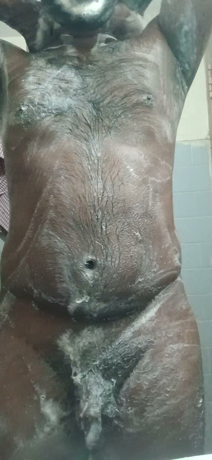 Baddiehotnew: Bathing and Ass Show
