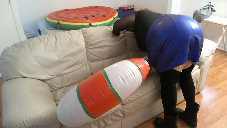 BBW nurse Vicki adventures with friends: 그녀의 사탕 지팡이를 스쿼시하려고 큰 아름다운 간호사 Vicki?