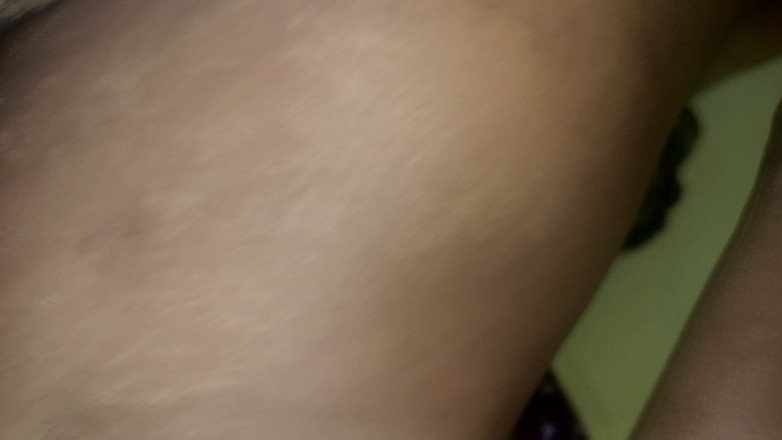 Ilakkiya: Домохозяйка Chenniai скачет с горячим минетом