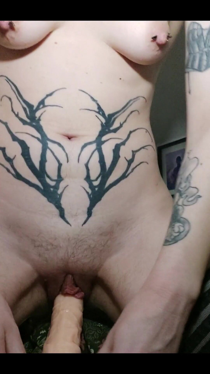 CherryOrchid: Mon Jouet Ne Suffit Pas Pour Ma Chatte Gourmande