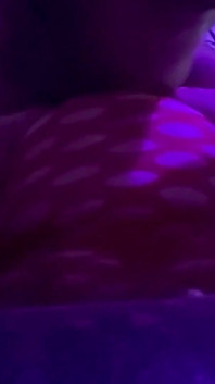 하드코어 자지를 빠는 황소 Liz와의 늦은 밤 데이트