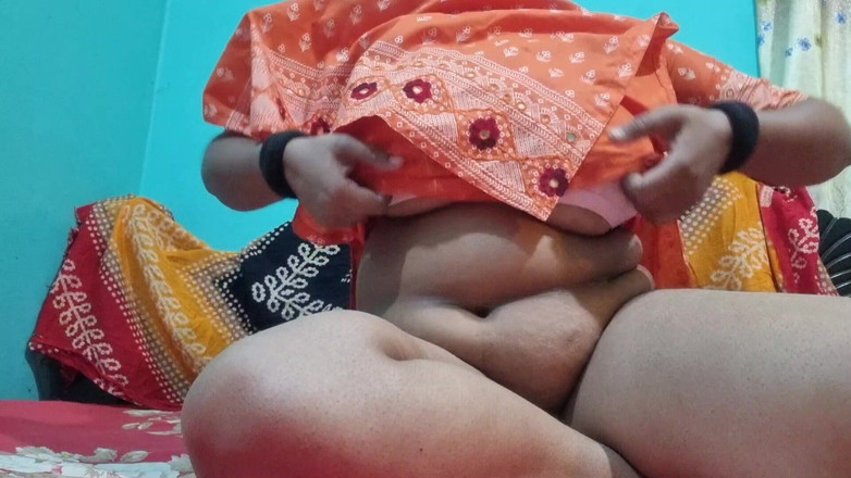 NilaRani693: 부드러운 솔로 순간