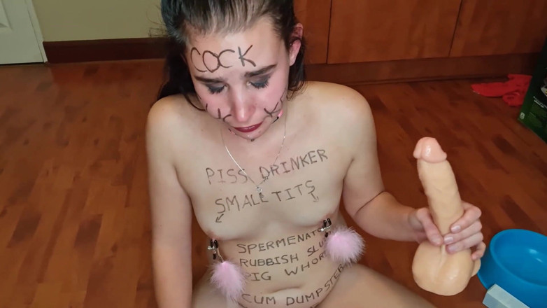 domslutfucker: Puta sin valor masturbándose, humillando para su cliente