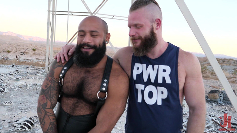 Kinky Bites Gay: Desert Edge: Leo Forte e Brian Bonds