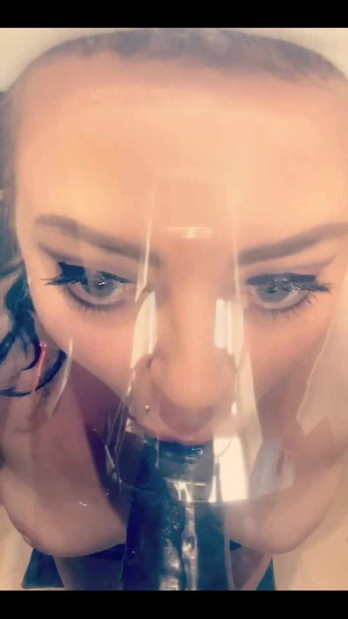 Crystal Denison: ดูดควยนั่น! หน้ากากโควิดฉี่ของฉันจะไม่ขวางทางฉัน! กูอยากได้ควยนั่น