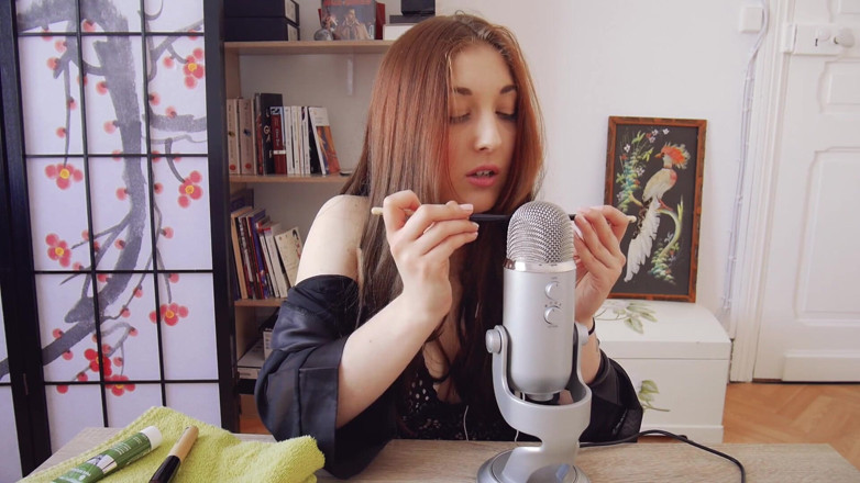 Madelaine_Rousset: Erotic ASMR - Wake up with me