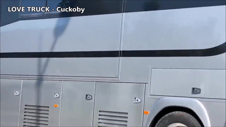 Cuckoby: Várias gozadas no caminhão do amor