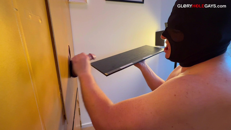 GLORYHOLEGAYS: Junger Typ, 25, Wagt Es Am Gloryhole - Sein Po Am Loch