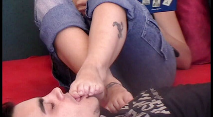 Foot Girls: 脚崇拜 10 阅读并获得快乐