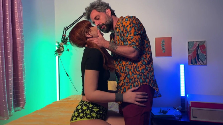 Quente club: Family Sex - Hot Teen Introduces Horny MILF to Her Family