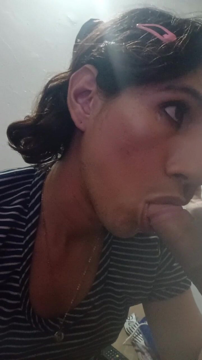 Femboy from Colombia: Wir geben ein paar gute Blowjobs