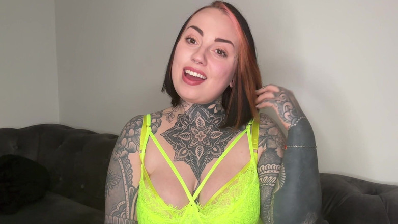 Miss Valentina: 房子里的妻子撸管指挥