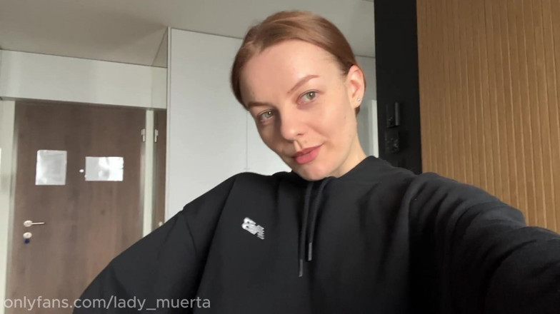LadyInBad: Bakış açısı ateşli kızıl saçlı orta yaşlı seksi kadın azdırıyor...