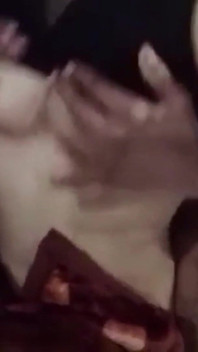 Video seks romantis viral pacar karachi di kamar hotel