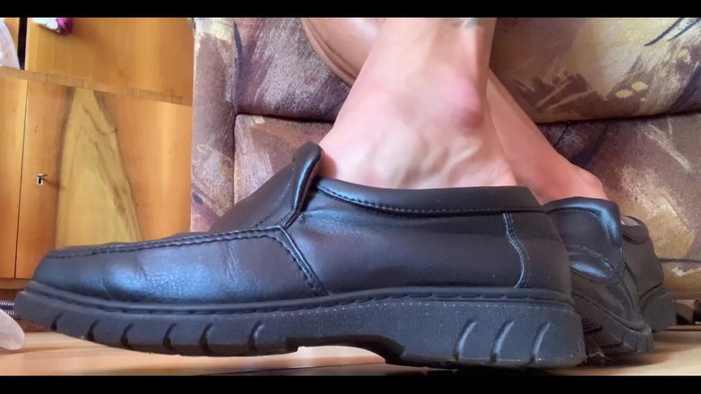 Jasons feet: Se ti piacciono i piedi sudati in scarpe eleganti no...