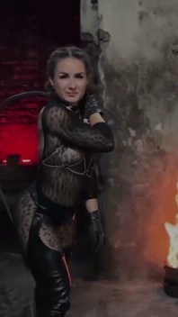 Dominatrix azotando tu sumiso culo