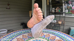 Mr Dimples: Předvádím své špinavé ponožky a chodidla