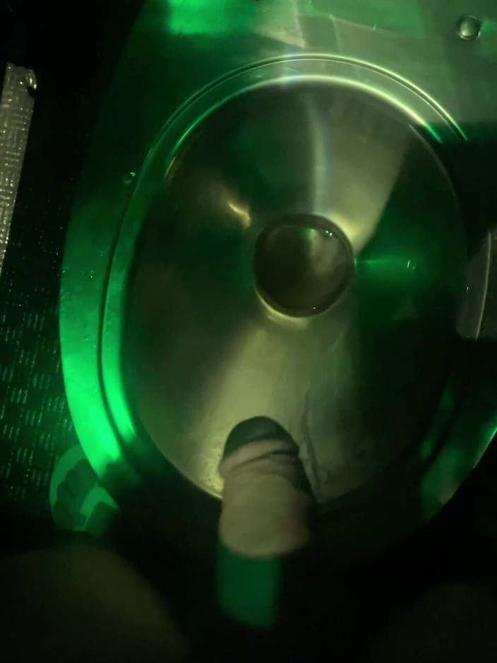 AmateurBoysPissing: さまざまな種類の公衆トイレでおしっこをするアマチュアの集大ね