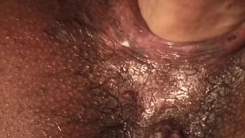 Bangora MILFs: 怀孕熟女的玫瑰花蕾肛门伸展和滴水