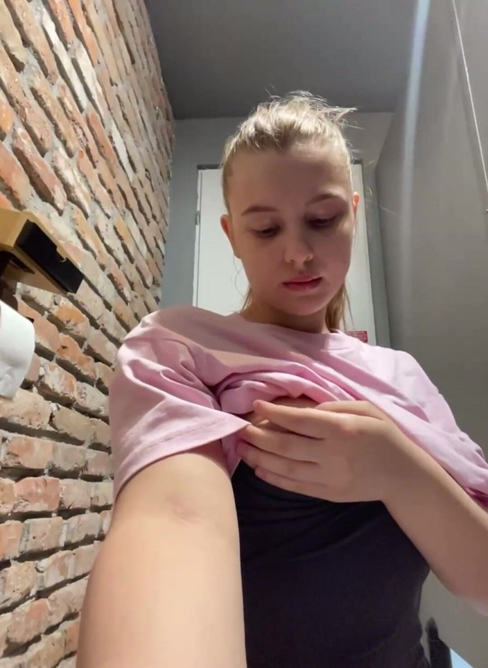 JuiceLussie: Halkın içinde ilk kez mastürbasyon yapıyor