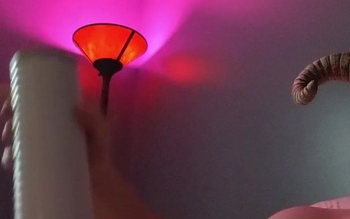 Bald Daddy: Papà demone calvo penetra giocattolo leggero con la carne, sculacciata...