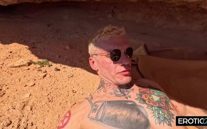 German bitch hunter: Blond tysk brud ansluter sig utomhus med en främling