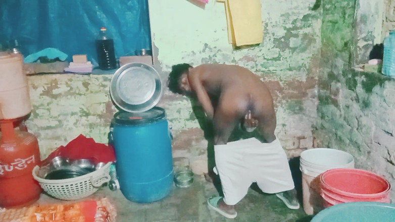 Contentformation2: Gay : garçon indien