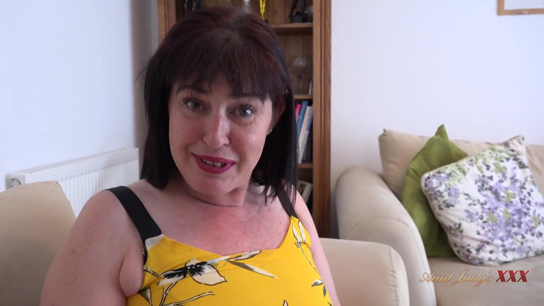 Aunt Judy's XXX: AuntJudysxxx - tu tetona hermanastra Janey chupa tu polla