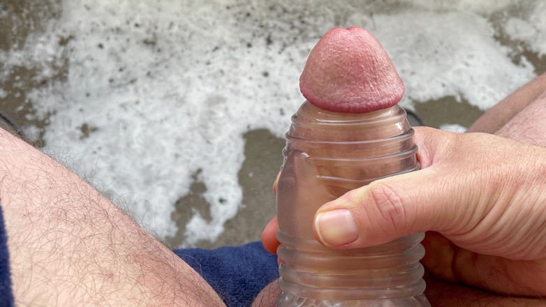 Truridge: Divertimento all'ora del bagno con sborra più un bonus