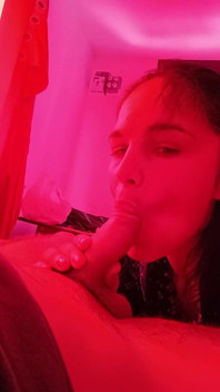 继女晚上吸我的鸡巴