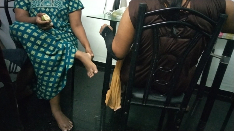 Priya aunty: Falando sobre sexo - Tamil