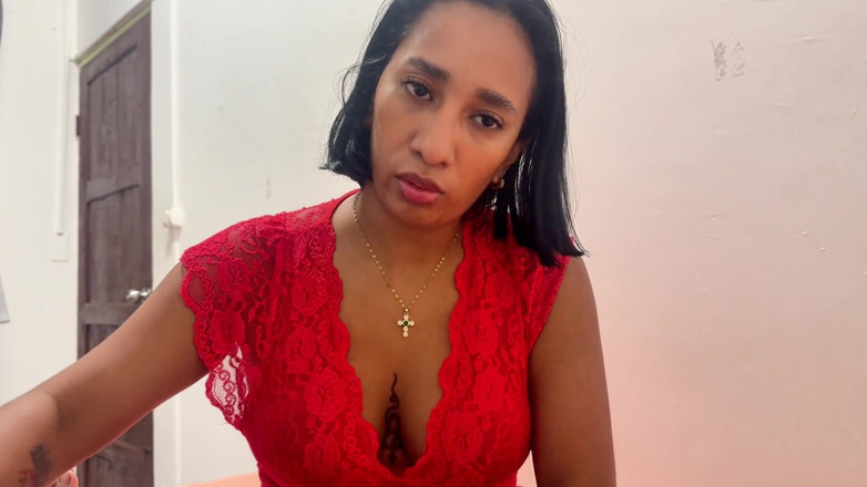 Leyne Rodriguez: Tetona madrastra Leyne Rodriguez atascada y follada por caliente hijastro