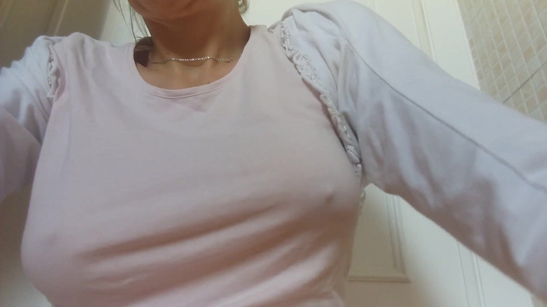 savannahamatoriale: С прозрачной и мокрой рубашкой я сажу тебя с ума