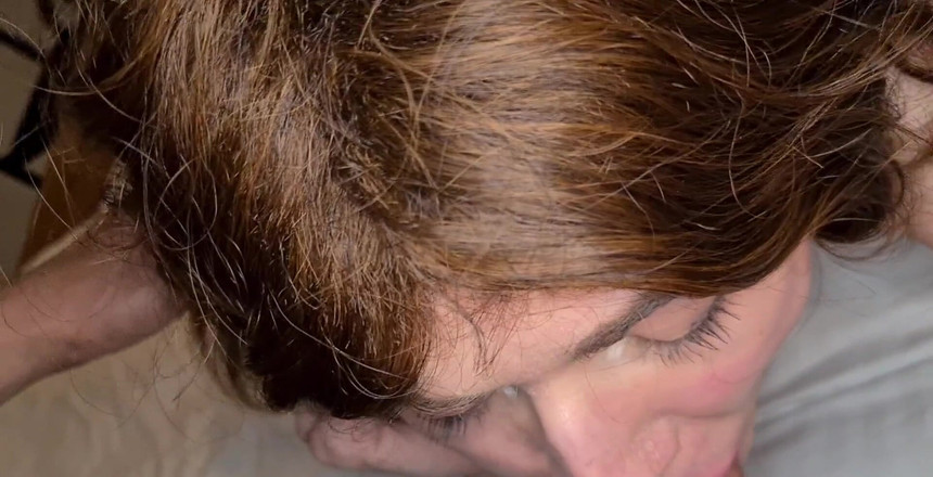 Prettyboi2000x: 当我吮吸你的鸡巴时，看着我的漂亮眼睛 - Prettyboi2000x