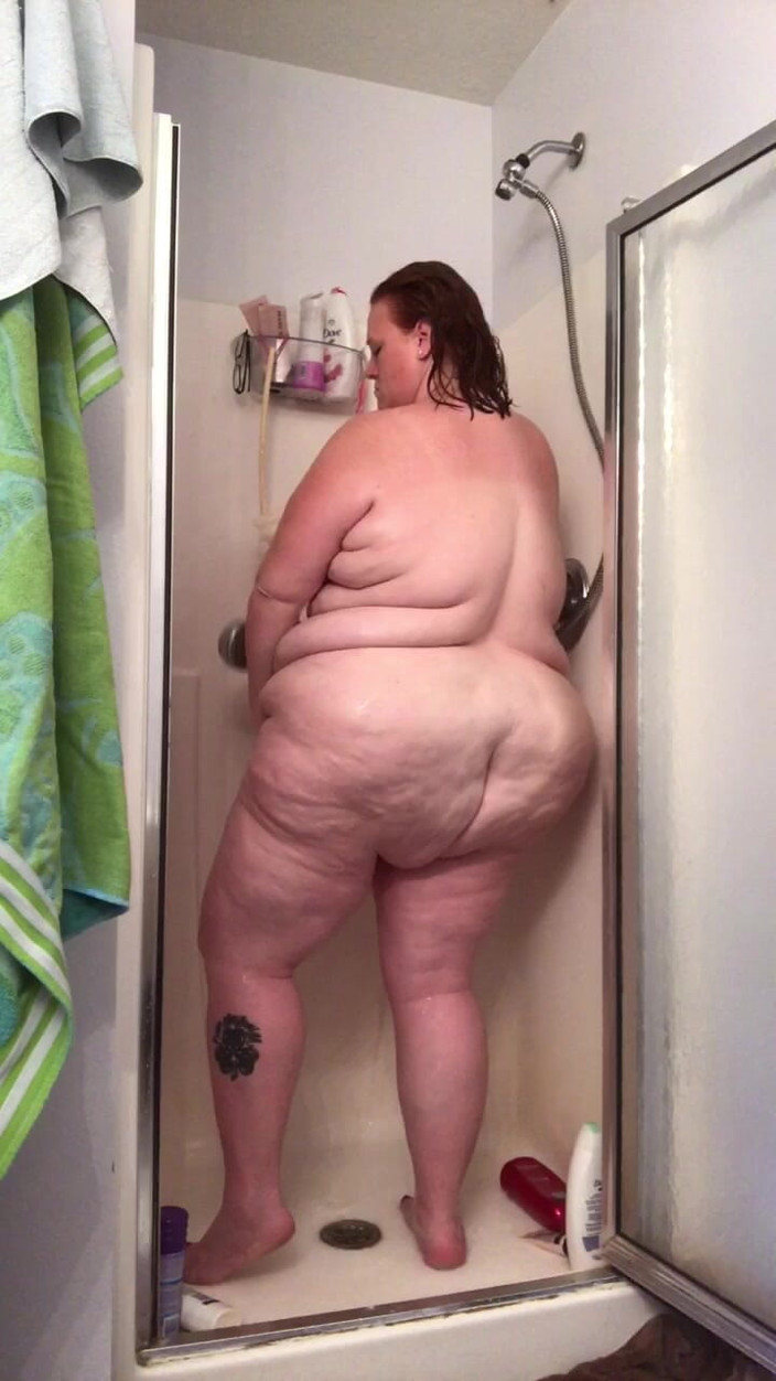 Julie Ginger: Shower Time with Julie Ginger