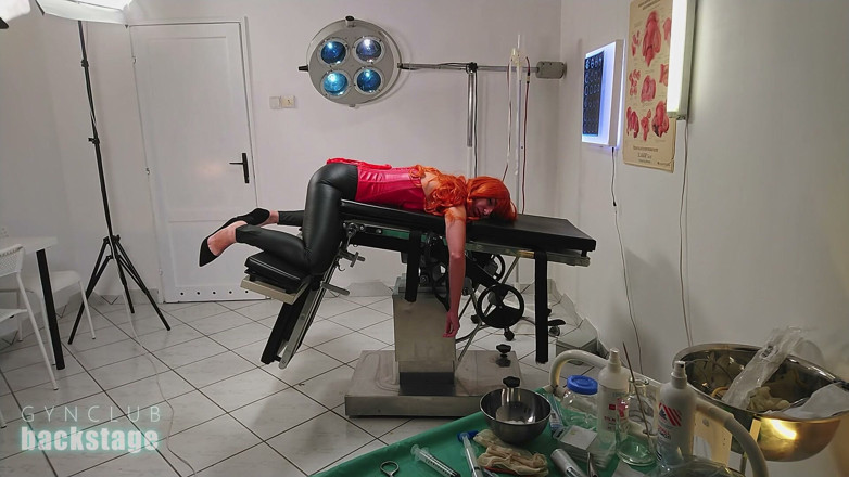 Backstage gynclub studio: Zrzka, gynekologická zkouška