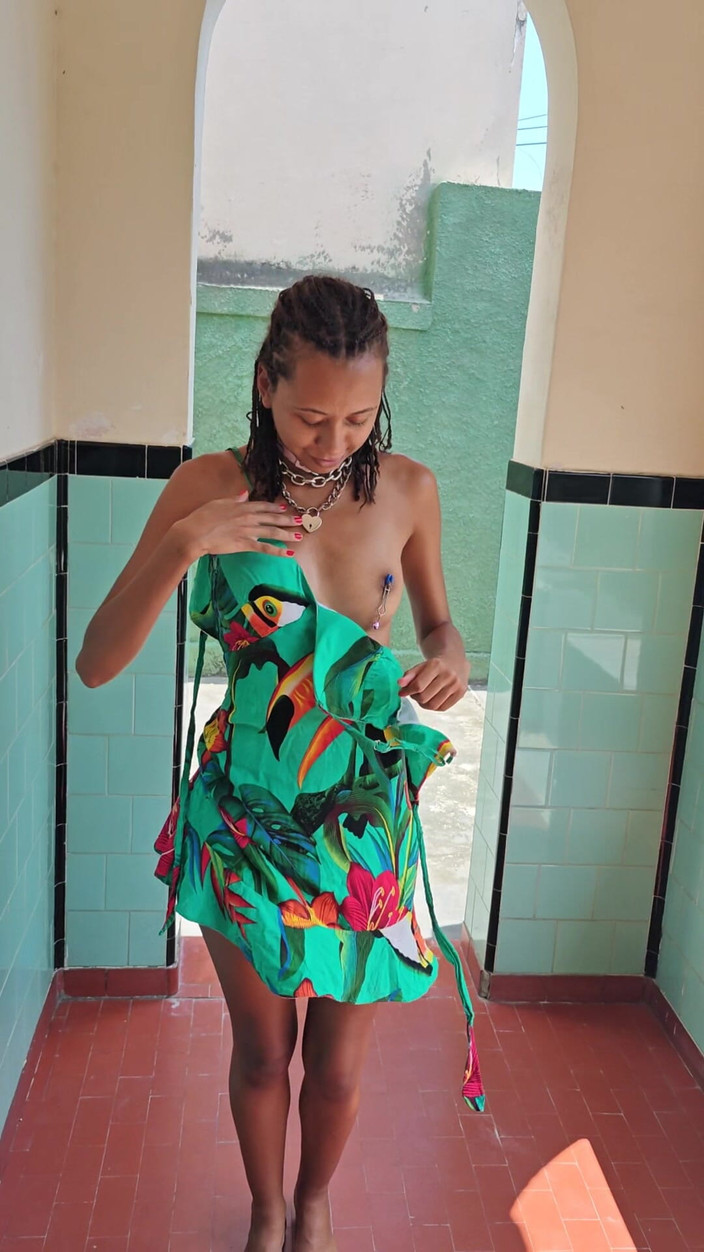 Lily Slav: Magere onderdanige strip