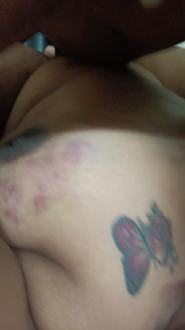 Hot boudi: Desi gorąca żona ścinanie