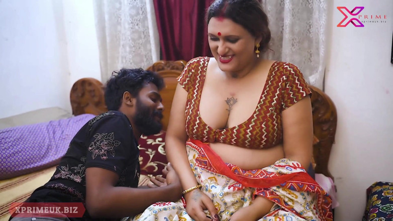 Creative Pervert: हॉट सुंदर भारतीय सौतेली मम्मी सेक्स कर रही है