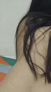 Saara indiană excitată se masturbează într-un videoclip XXX foarte sexy
