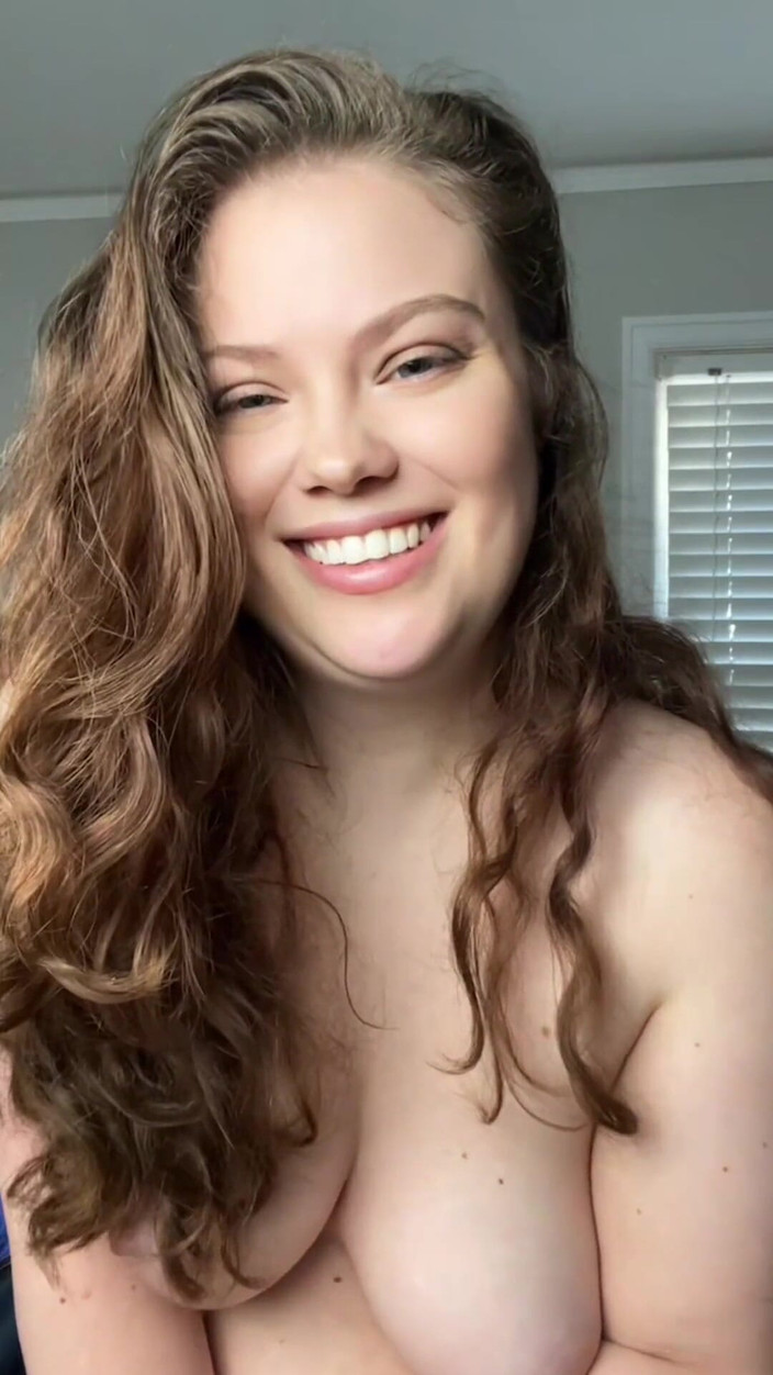 Dirtysecret: Femdom pov: menghisap asap dan menghinakan bekas cuckold saya ep 1